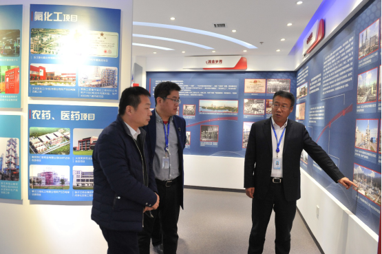 優(yōu)質(zhì)服務(wù)羸贊譽(yù) 客戶(hù)致謝送錦旗467.png